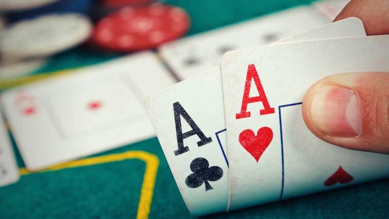 Bí Quyết Chơi Poker Luôn Thắng Từ Dân Chơi Lâu Năm 3 Biết người biết ta: Đọc vị đối thủ và điều chỉnh phong cách